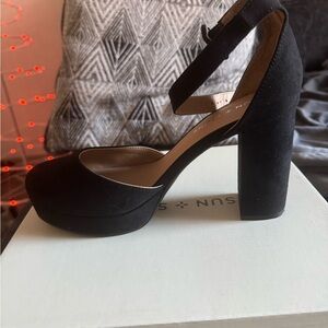 Black Chunky Heel Peep-Toe Platform Shoes